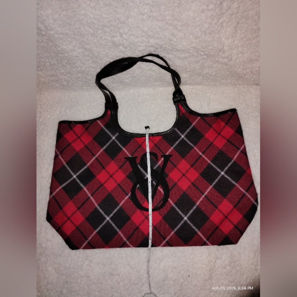 VICTORIA'S SECRET: RED PLAID TOTE - Picture 7 of 7